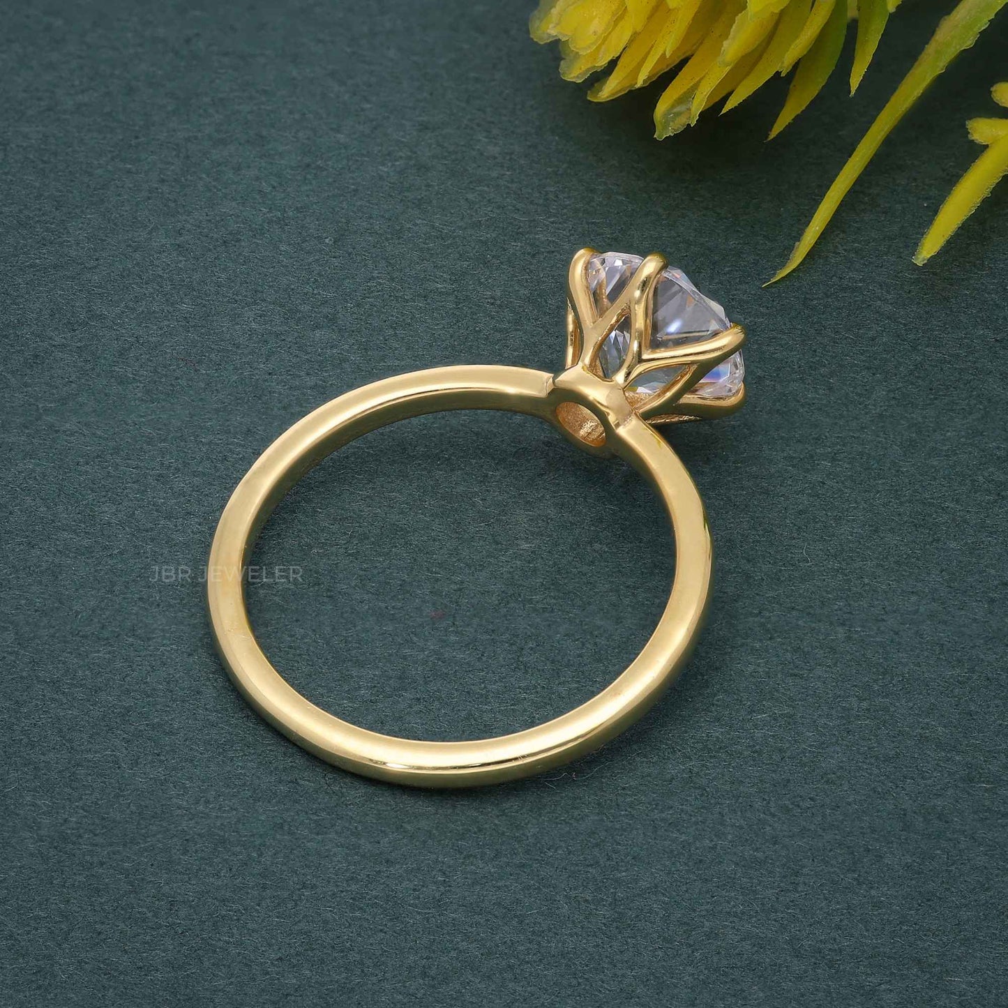 Bague de fiançailles solitaire moissanite taille ronde à six griffes