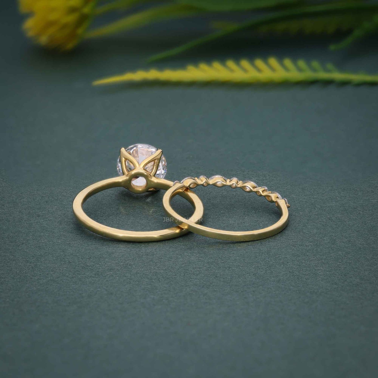 Solitär-Ring-Set mit Moissanit-Diamanten im Rundschliff für die Hochzeit