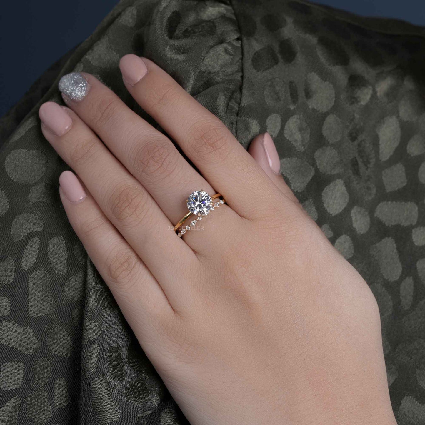 Solitär-Ring-Set mit Moissanit-Diamanten im Rundschliff für die Hochzeit