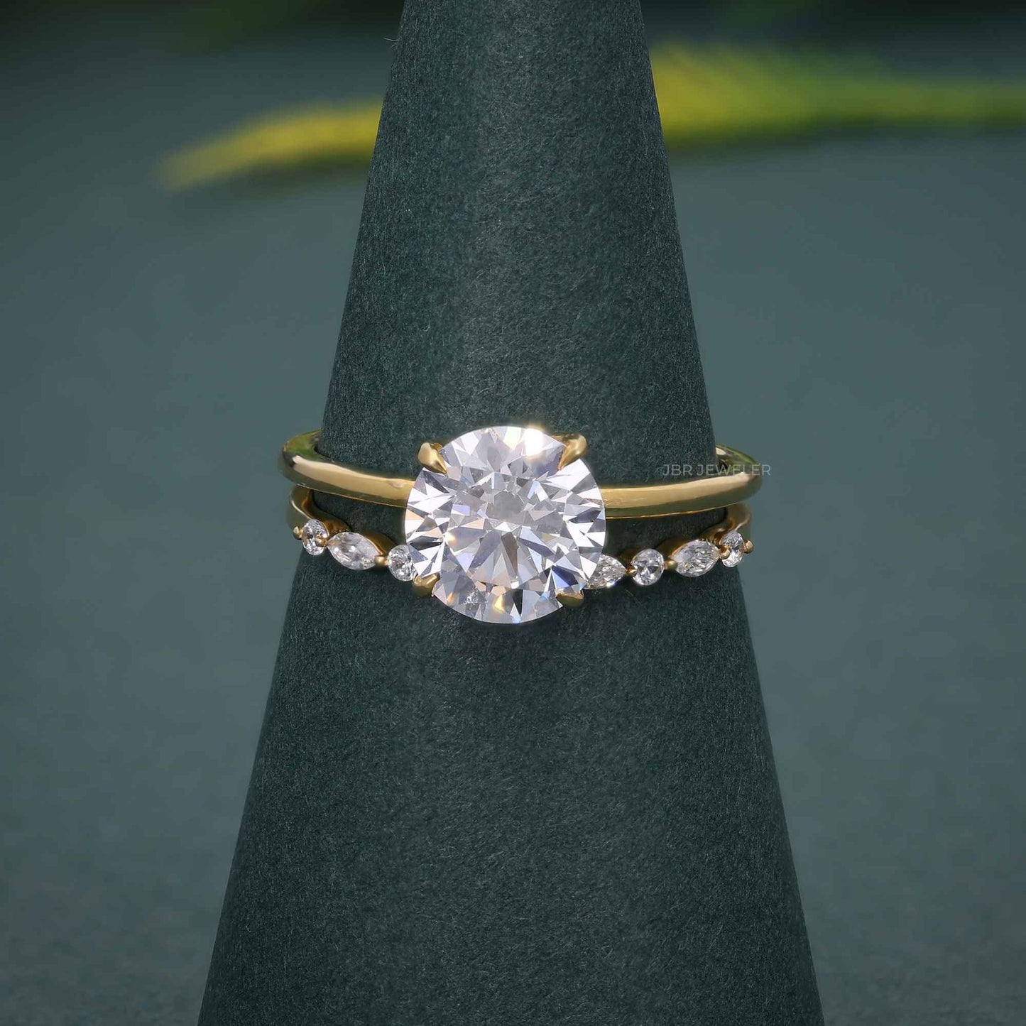 Solitär-Ring-Set mit Moissanit-Diamanten im Rundschliff für die Hochzeit