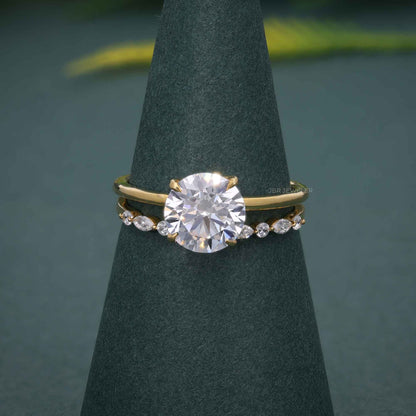 Solitär-Ring-Set mit Moissanit-Diamanten im Rundschliff für die Hochzeit