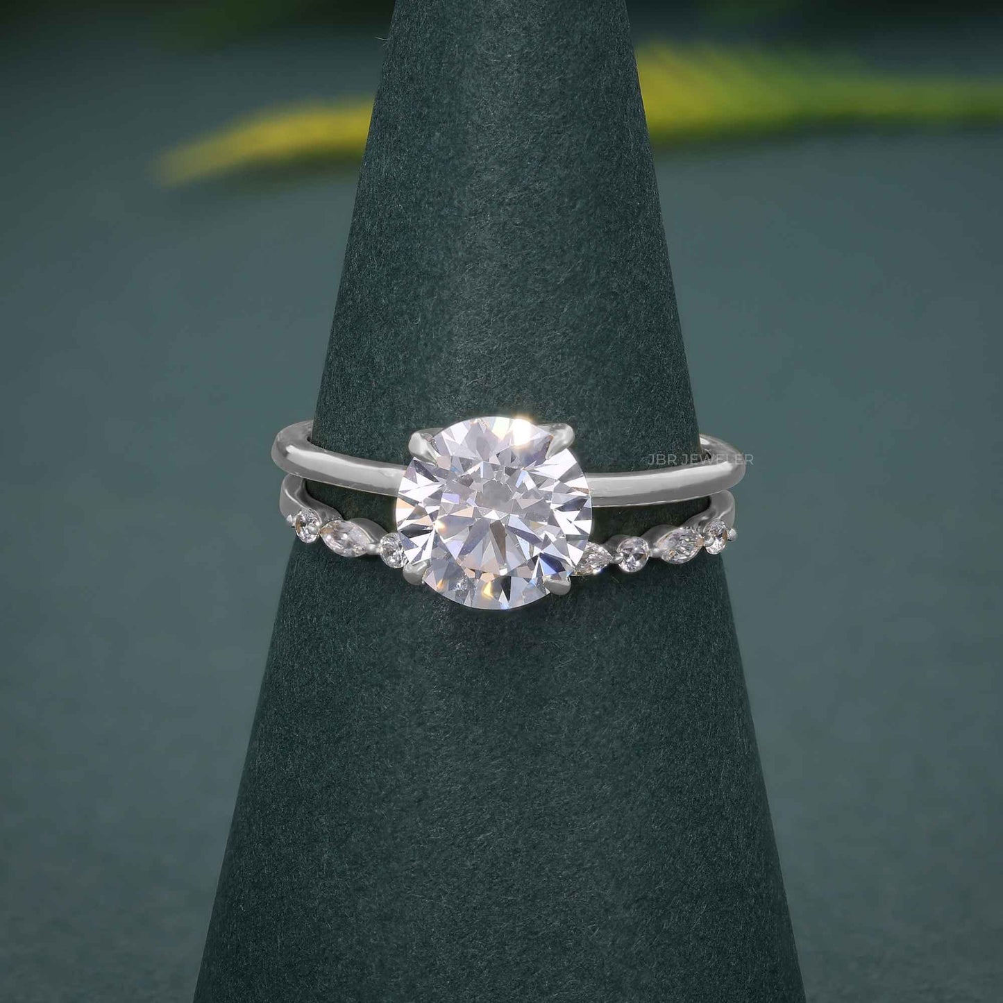 Solitär-Ring-Set mit Moissanit-Diamanten im Rundschliff für die Hochzeit