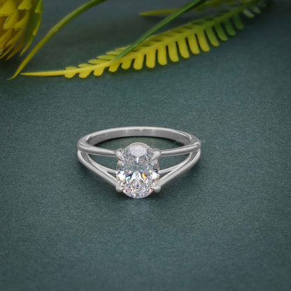 Bague solitaire avec diamants cultivés en laboratoire, tige fendue, taille ovale