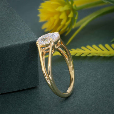 Split Band Oval Cut Moissanite Diamond Solitaire Ring
