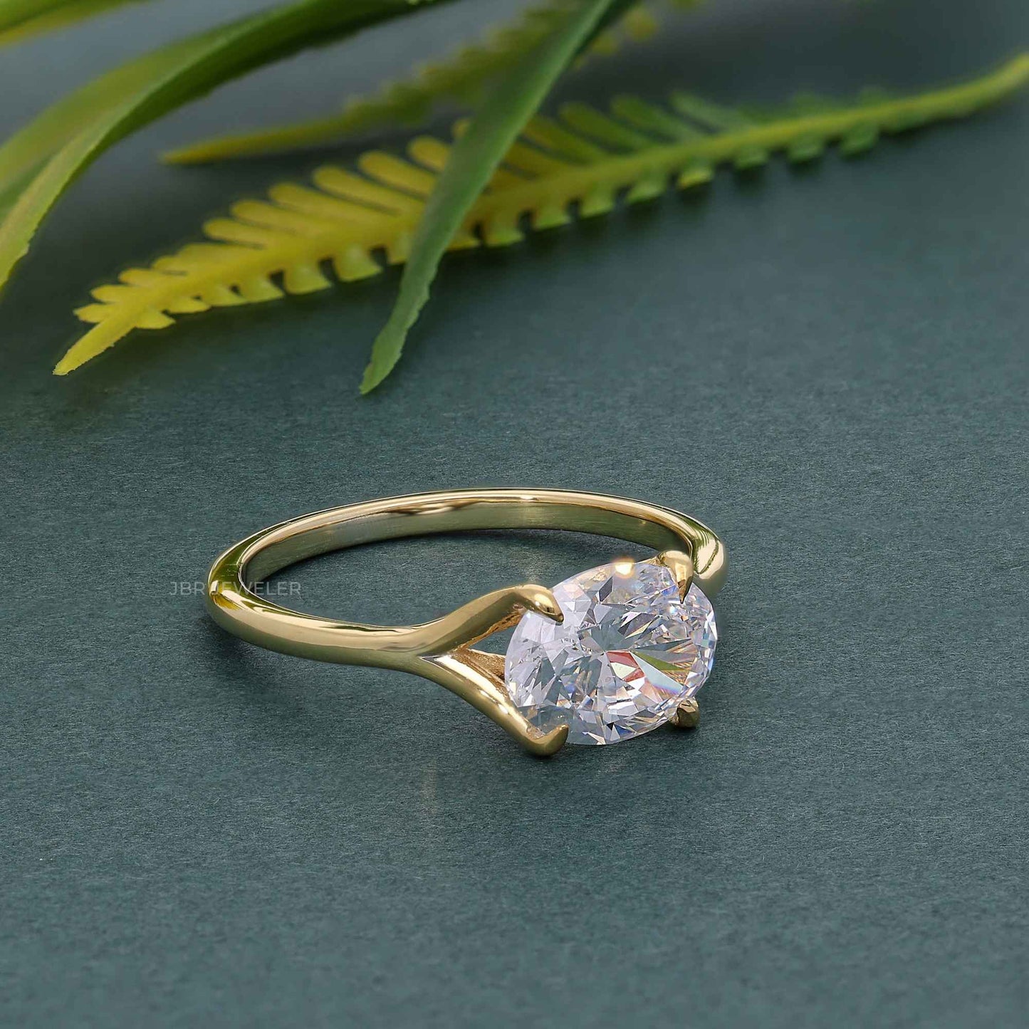 Bague de fiançailles solitaire diamant moissanite ovale enveloppée