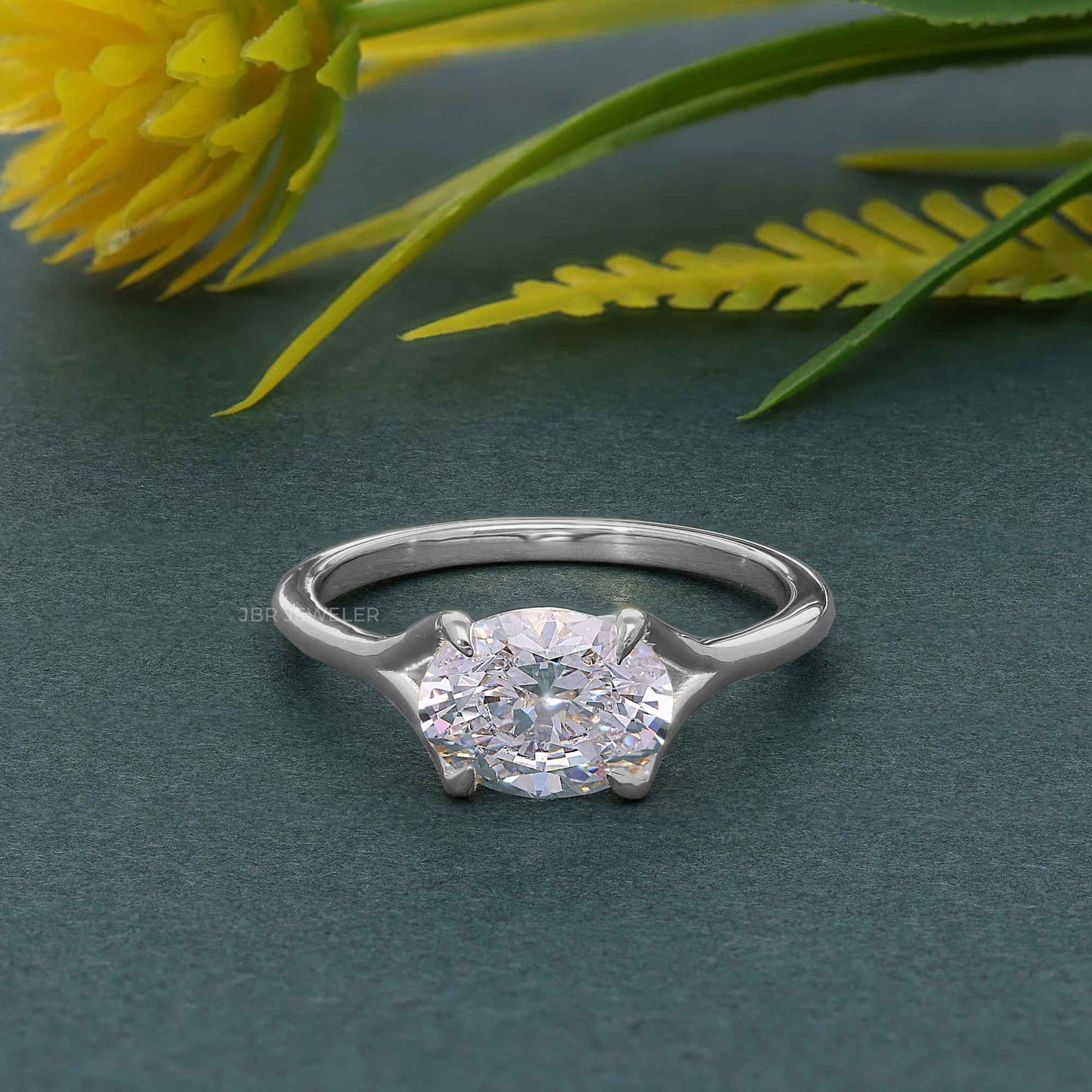 Bague de fiançailles solitaire diamant moissanite ovale enveloppée