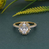 Bague de fiançailles halo de diamants moissanite taille ovale Sunburst