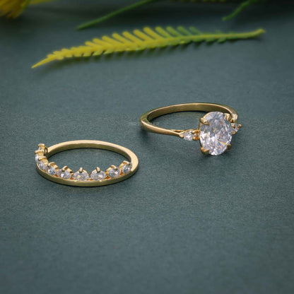 Bague de mariée ovale en diamant cultivé en laboratoire à trois pierres sertie d'une alliance