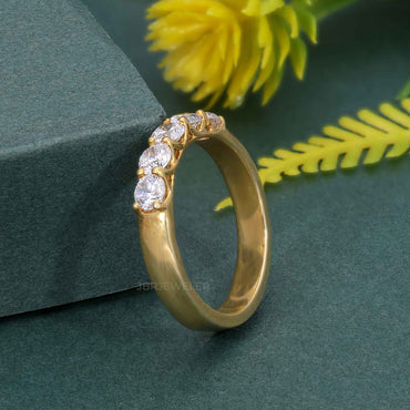 Bague de mariage en diamant de laboratoire rond à cinq pierres en treillis