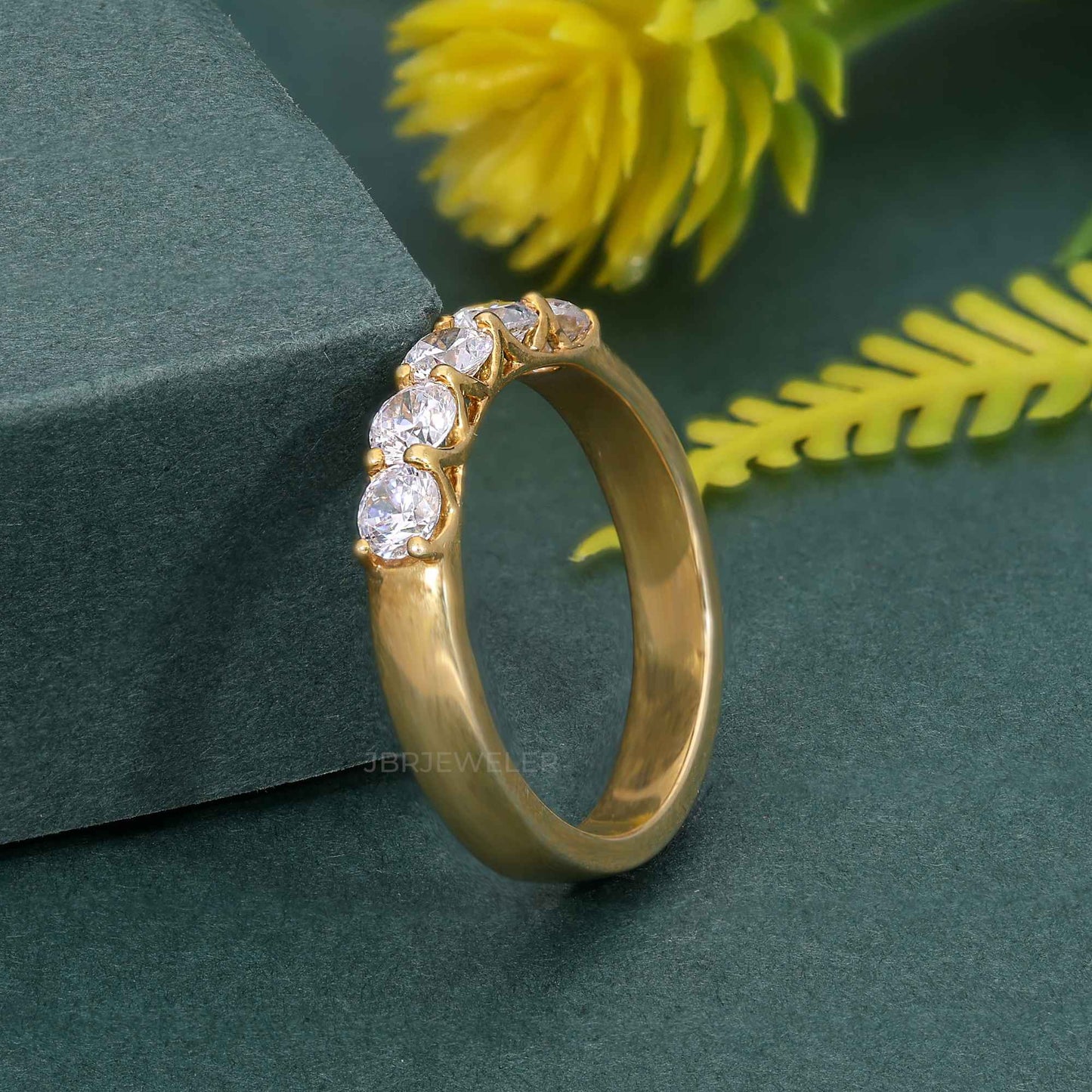 Trellis Five Stone Round Moissanite Diamond Wedding Ring
