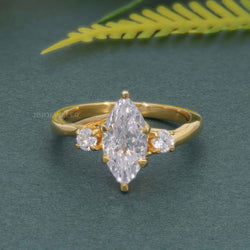 Bague en diamant moissanite marquise à trois pierres en treillis