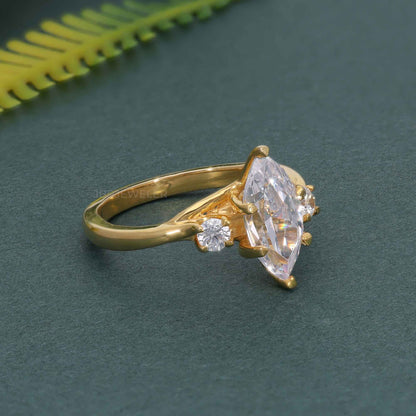 Bague en diamant de laboratoire marquise à trois pierres en treillis