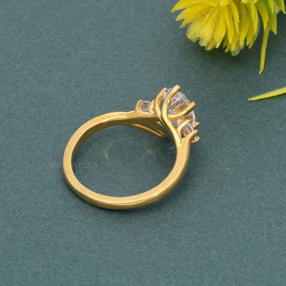 Bague en diamant de laboratoire taille ovale à trois pierres en treillis