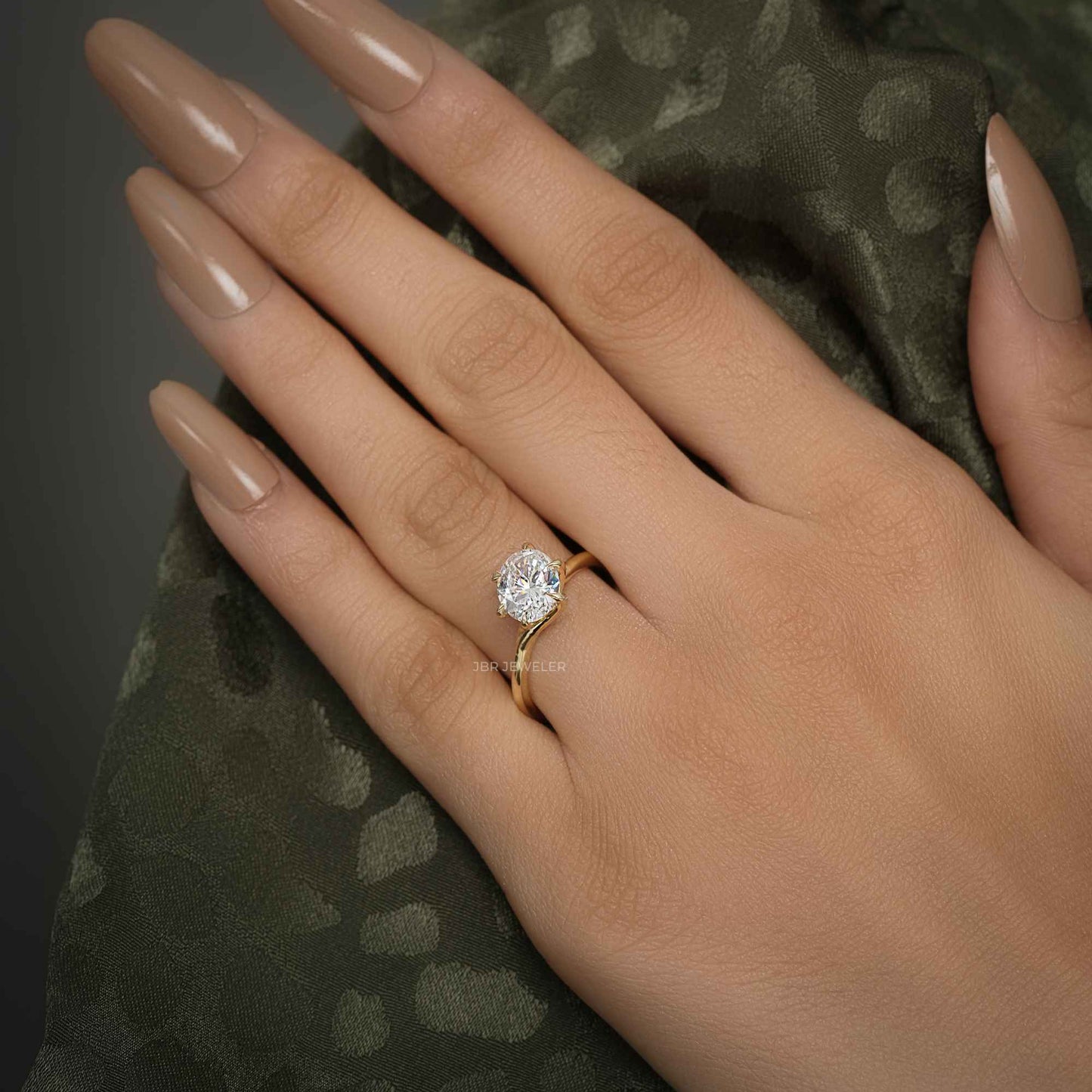 Bague de fiançailles avec diamant solitaire torsadé de taille ovale cultivée en laboratoire