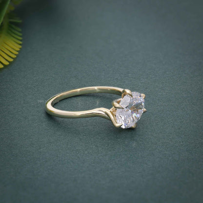 Bague de fiançailles diamant moissanite ovale torsadée