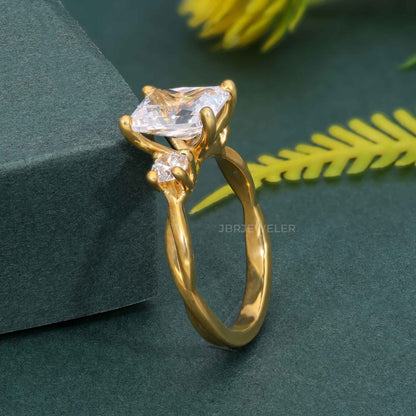 Bague de fiançailles en diamant cultivé en laboratoire à trois pierres de vigne torsadée