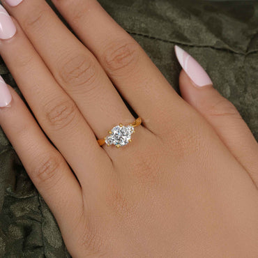 Bague de fiançailles à trois pierres rondes et diamants cultivés en laboratoire, vigne torsadée