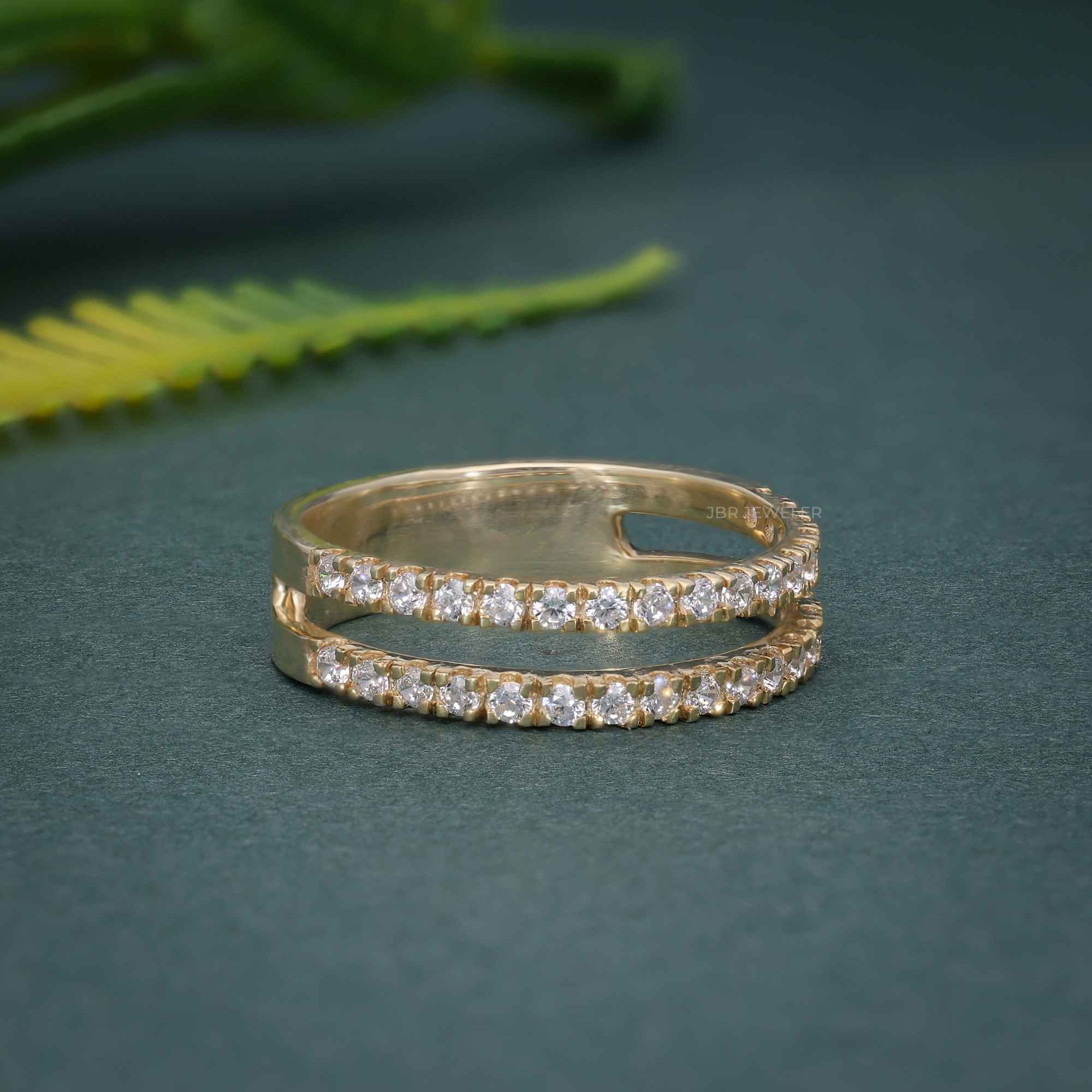 Alliance de mariage en moissanite avec solitaire empilable demi-éternité en or blanc