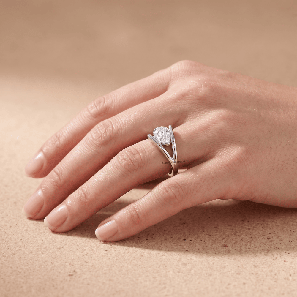 Elegant 14K White Gold Pear Moissanite Promise Ring