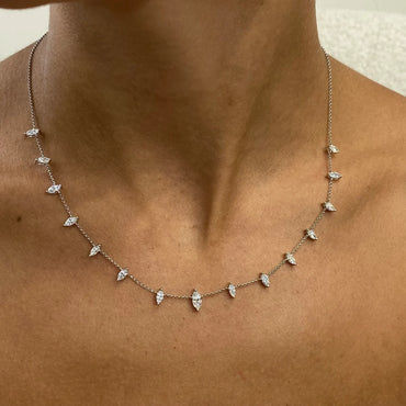 Collier de diamants cultivés en laboratoire de trèfle artificiel de luxe mini mignon de 14 carats