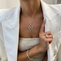 Collier de diamants cultivés en laboratoire de trèfle artificiel de luxe mini mignon de 14 carats