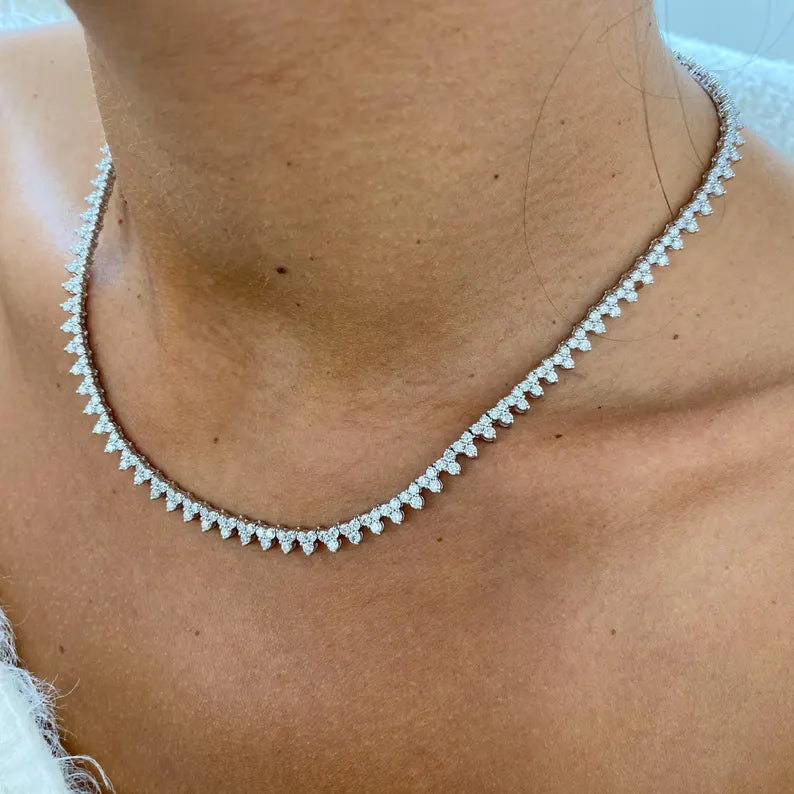 Collier de diamants cultivés en laboratoire de trèfle artificiel de luxe mini mignon de 14 carats