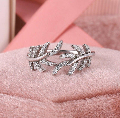 Leaf And Vine Wedding Twisted Vine Garden Style Foliage Leaf Shaped Olive Gold Ring - JBR Jeweler