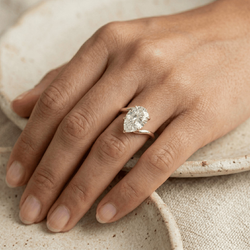 Elegant pear shaped moissanite ring for girlfriend or wife