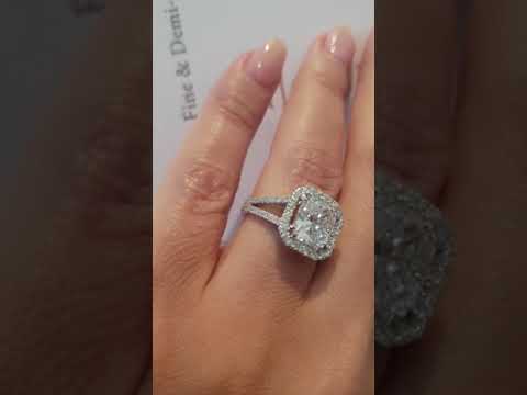 1 Karat Kissenschliff-Labordiamant-Verlobungsring mit geteiltem Halo-Schaft