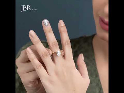 Bague de fiançailles solitaire moissanite de coupe ovale sertie d'une bande assortie incurvée