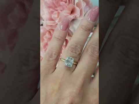 Bague de fiançailles solitaire en moissanite en forme de coussin de 2,50 ct sous halo