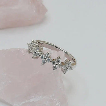 Round Cut Lab Grown-CVD Diamond floral Dainty Wedding Ring - JBR Jeweler