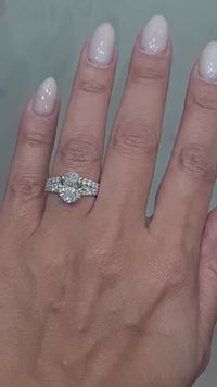 1.00Ct Oval Lab Grown Diamond Engagement Ring With Matching Bridal Set